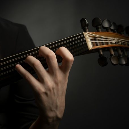 Instrumentelles Stressmanagement – Stress bei der Wurzel packen Manchmal sind es gar nicht wir selbst, die „zu schwach“ sind, sondern die Umstände um uns herum, die uns ständig unter Druck setzen. Beim instrumentellen Stressmanagement schauen wir genau hin: 👉 Welche Stressfaktoren rauben dir Kraft? 👉 Was kannst du verändern, um dir den Alltag leichter zu machen? Das Ziel: Belastungen reduzieren oder ganz ausschalten – zum Beispiel durch eine bessere Organisation im Job, klare Strukturen im Alltag oder einfache Veränderungen, die sofort Entlastung bringen. So schaffst du dir wieder Raum zum Atmen. Instrumentelles Stressmanagement